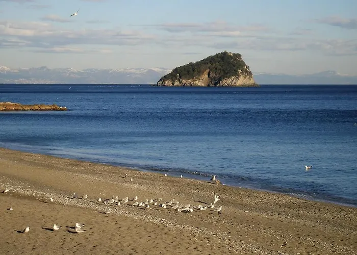 Rivierarent Golfo Dell'isola *